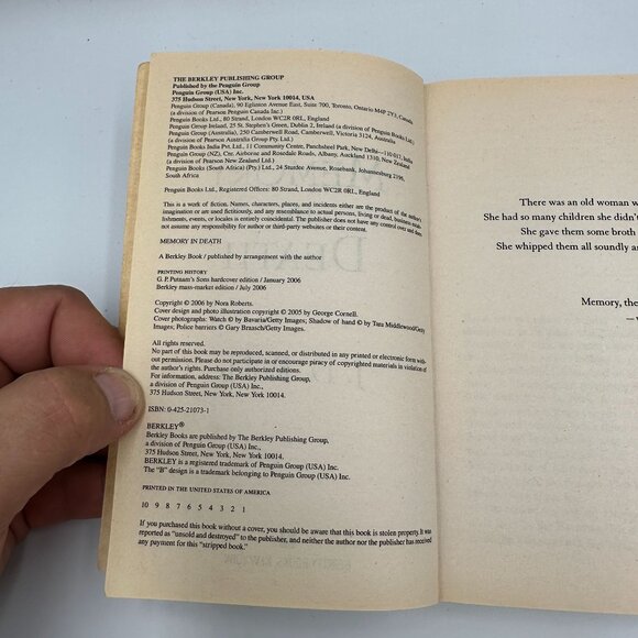 Memory In Death By J.D. Robb Nora Roberts 2006 Paperback Berkley First Edition - Picture 4 of 4